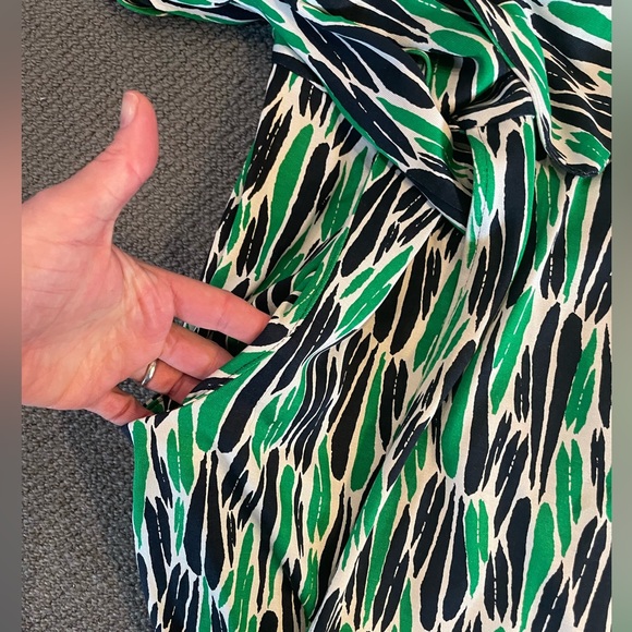 Diane von Furstenberg DVF wrap dress. Green and Navy. 4 - Picture 4 of 4